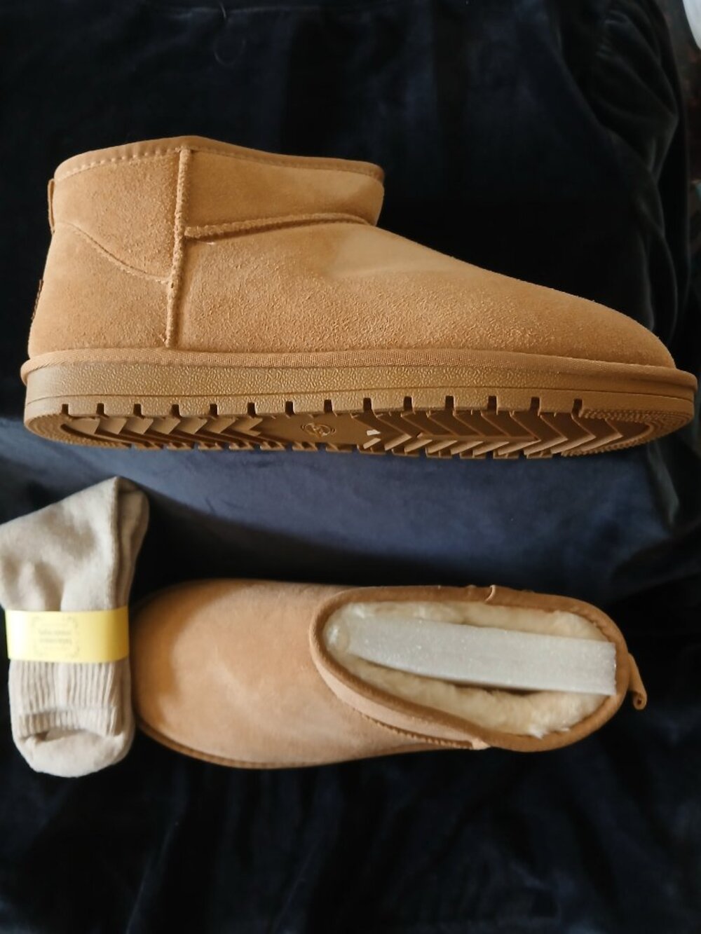 Women's Evellyhootd Ankle Snow Boots and a pair of Tutuanna Crew Socks